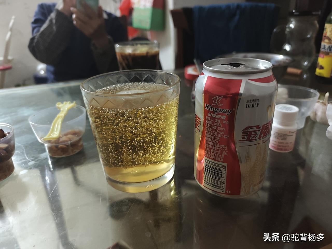 今天才知道小易拉罐啤酒就是一杯，怪不得老是喝一罐觉得不够。
