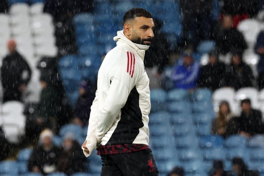 《泰晤士报》报道，沙特职业联赛的俱乐部正计划加强对萨拉赫的兴趣，他与利物浦的僵局