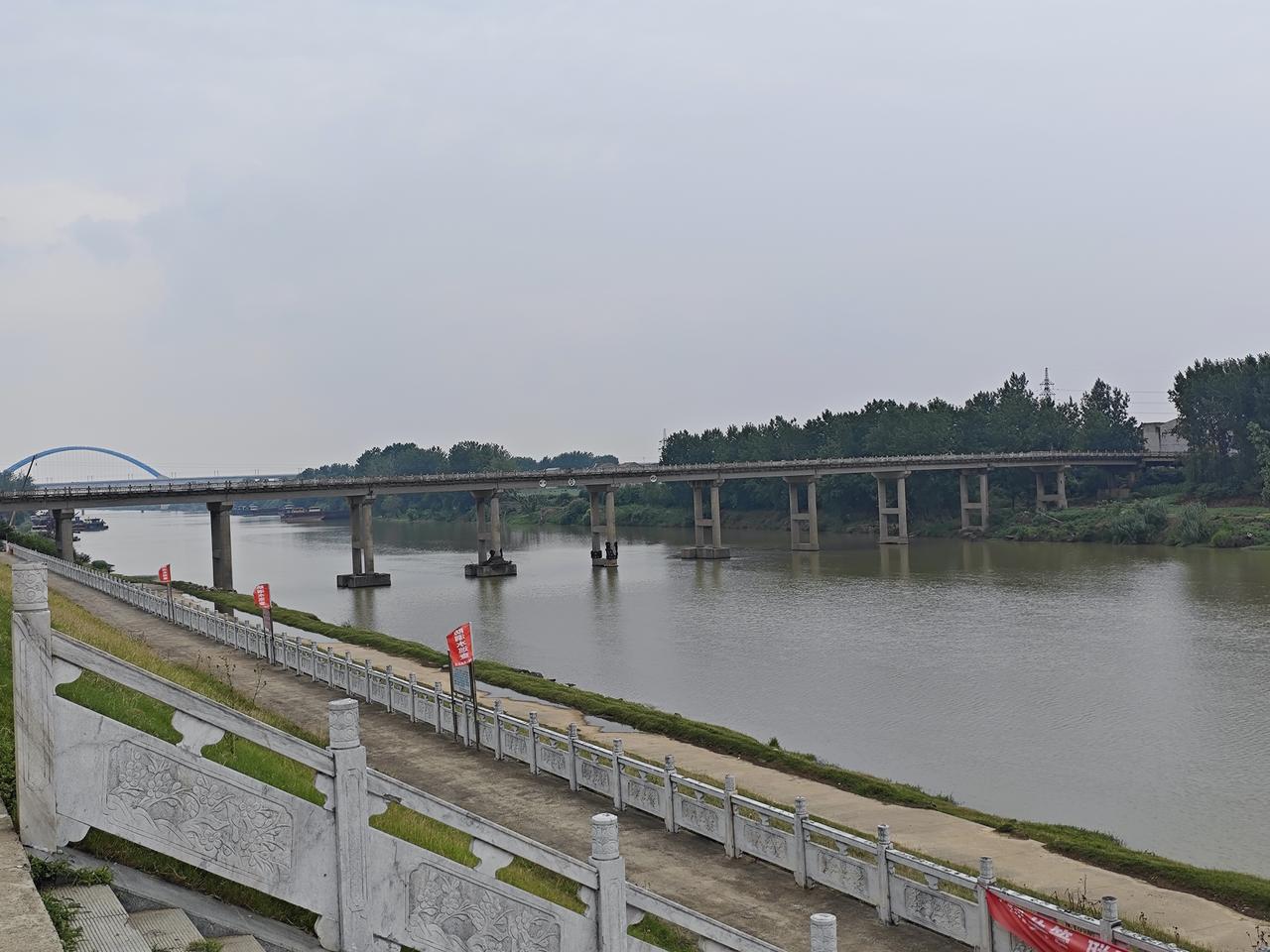 豫鄂交界｜唐河下游全貌🌊
 
伏牛发源，宛鄂相依
唐河古称沘水，源头河南方城伏