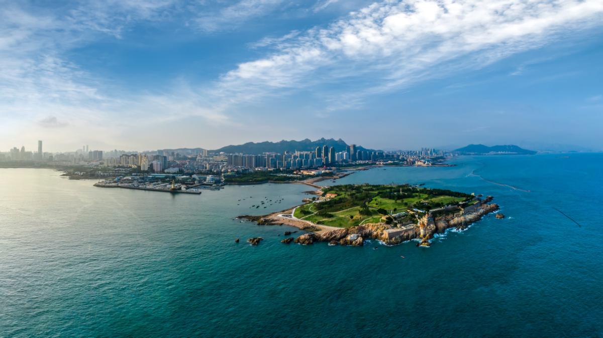 嘴上天天哭穷喊危险，说自己没人保护、日子不安稳。
转头就偷偷加急干活，把防空导弹