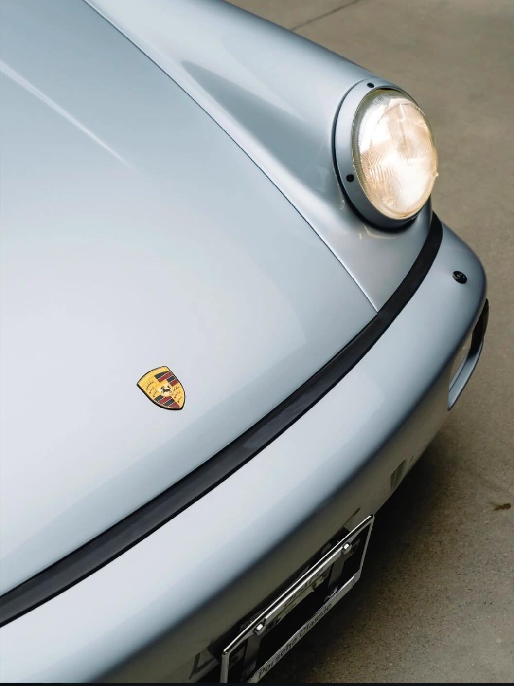Porsche 911 银色还是太经典[可怜] ​​​