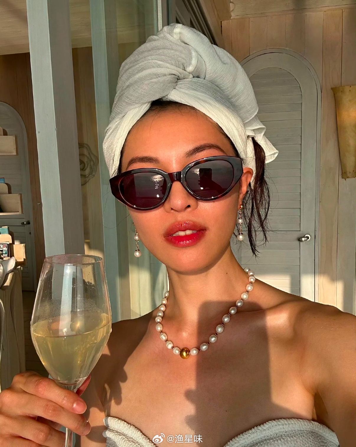 钟楚曦这是美黑了吗？这个风格大家喜欢吗