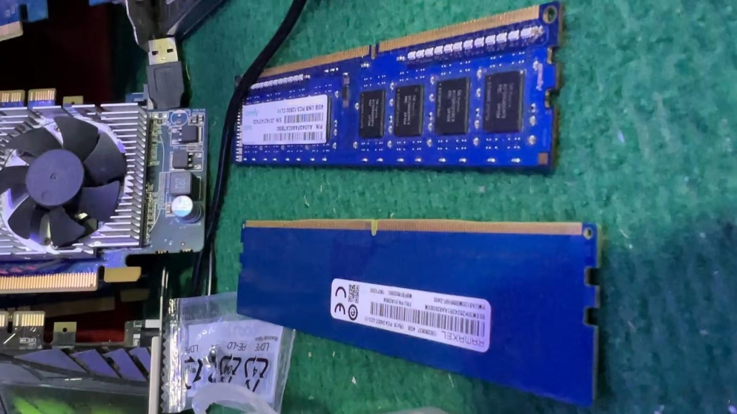 内存条价格过山车别管炒多炒少，刚需该买就买。涨跌都是市场闹着玩，自己用得上才最实