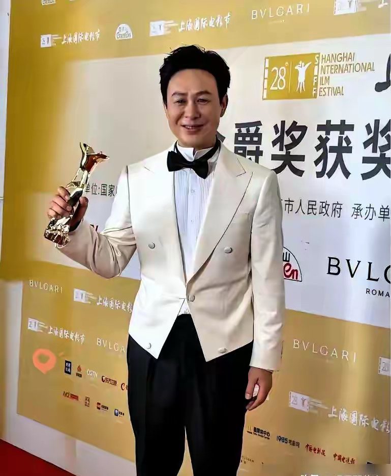 我必须劝各位观众，别看！（禁欲标题，利用逆反心理）看多了，你就看不上那些涂脂抹粉