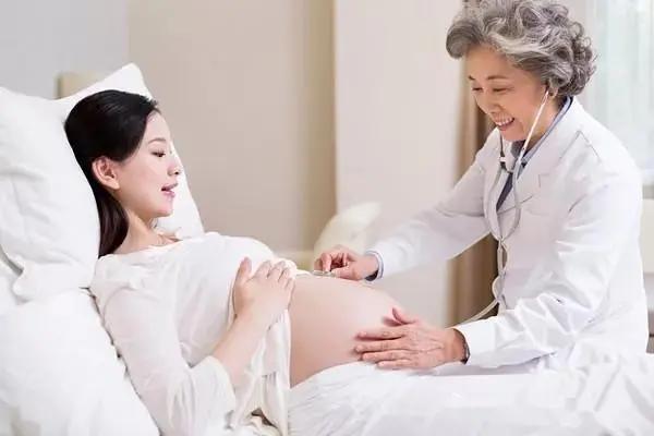 孕期宝妈敏感期，宝爸慎言避免触雷

在怀胎十月的过程中，母亲确实会经历许多情绪上