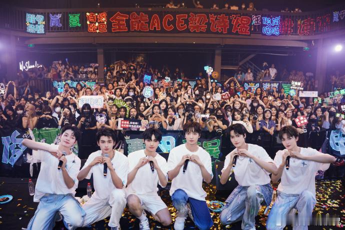 #乐华男团闯完内娱创韩娱#现场图来袭，感受少年们的活力与热情！精彩瞬间不容错过，