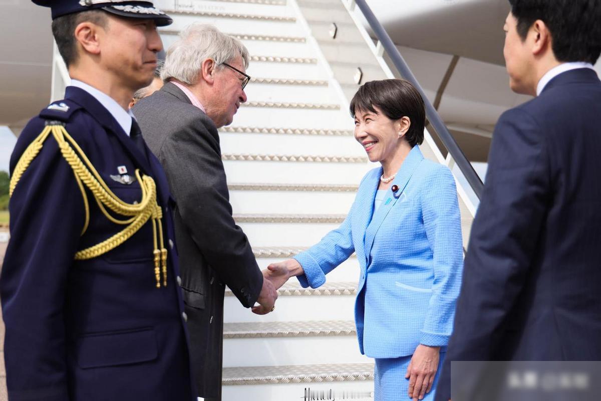 示好，日本主动喊话中国。，当地时间6月15日，高市早苗对美伊谅解备忘录释放了积极