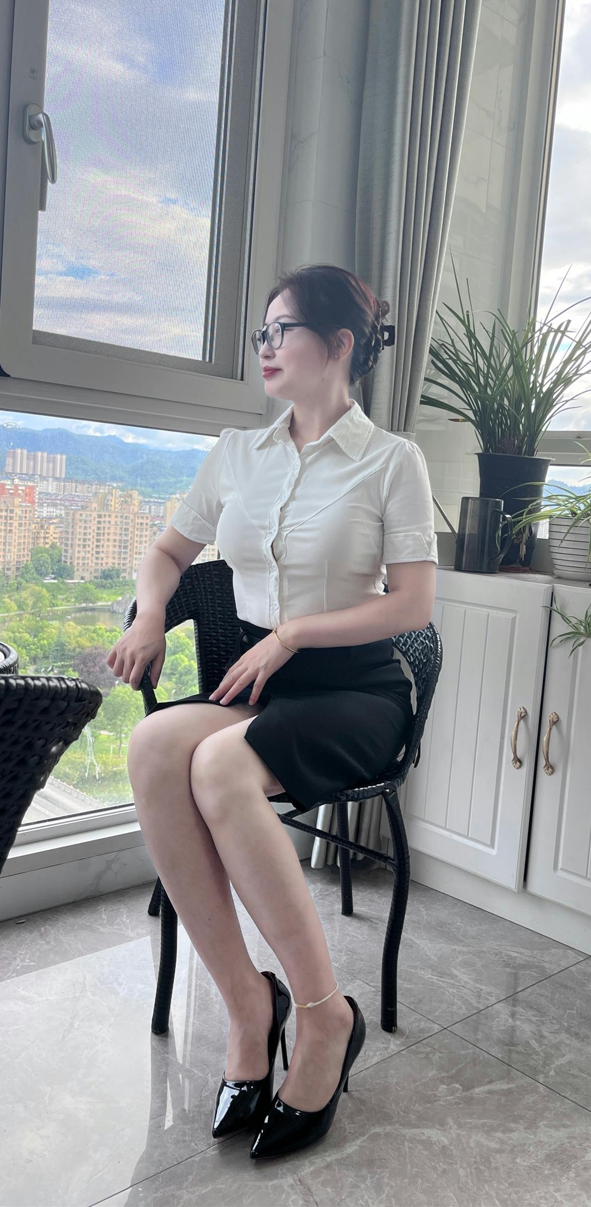 不必焦虑躺平，安稳清闲本就是一种福报，别嫌弃无所事事，平安清闲已是顶配生活。