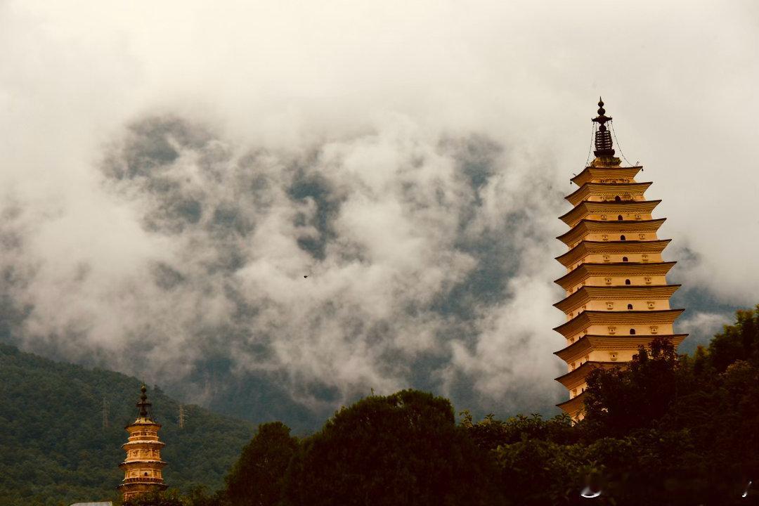 天王蓋地虎，寶塔鎮河妖！ ​​​