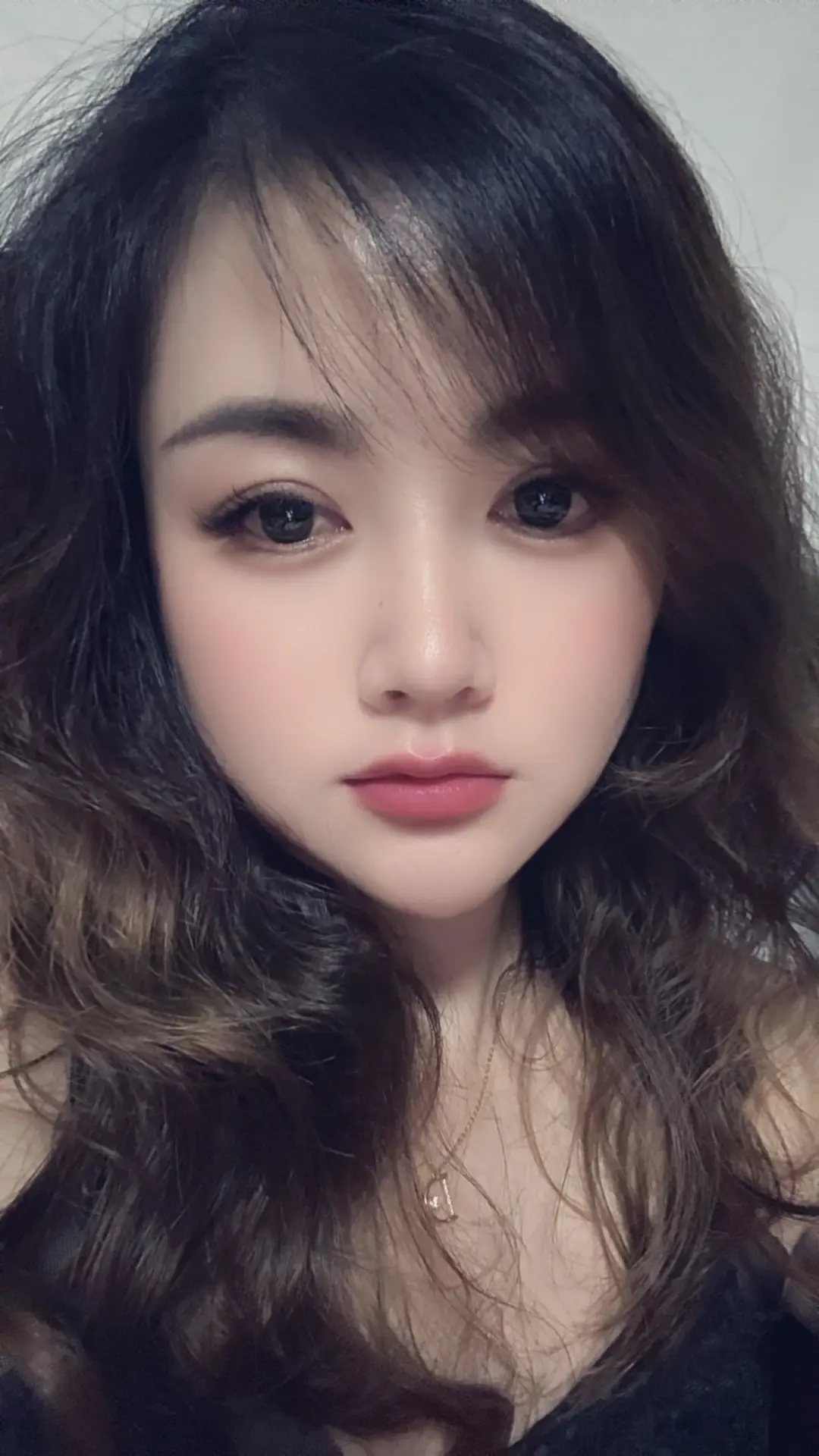 人与人之间，不管是什么关系，没了沟通就没了延续， 没有联系就没有来往了...