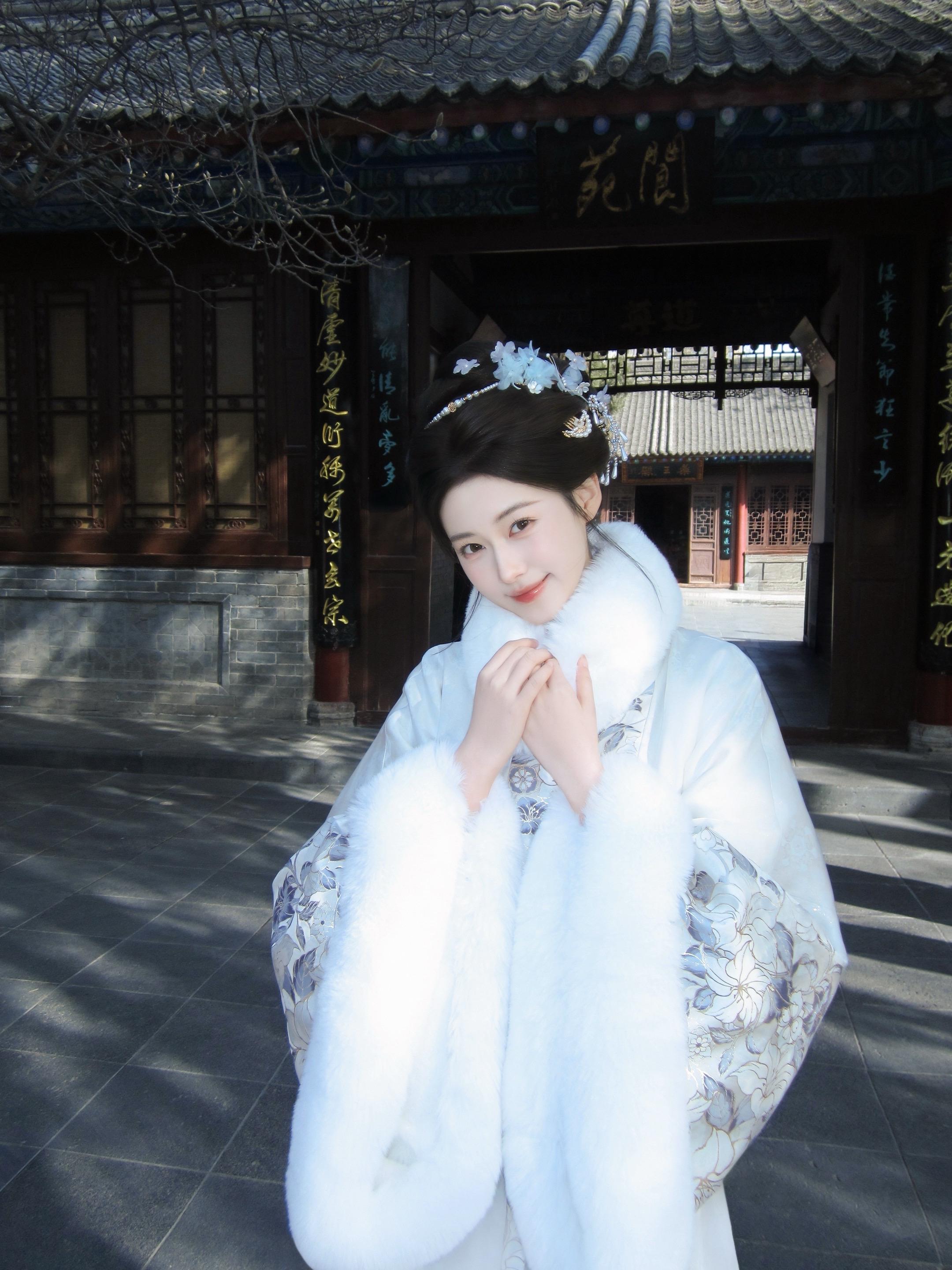 女儿心总如水 起伏而迂回。