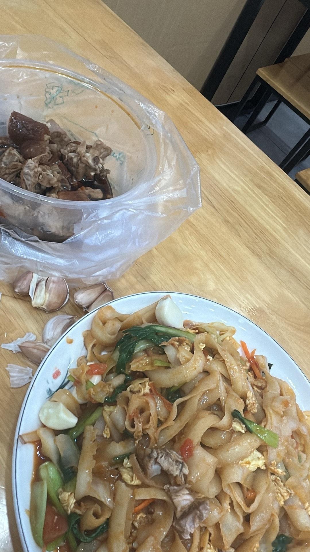 [允悲][允悲] ​​​