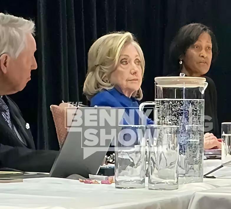 ​美国总统特朗普上来之后，对美国的上流社会搅了个鸡犬不宁。这时候，爱普斯的案件在