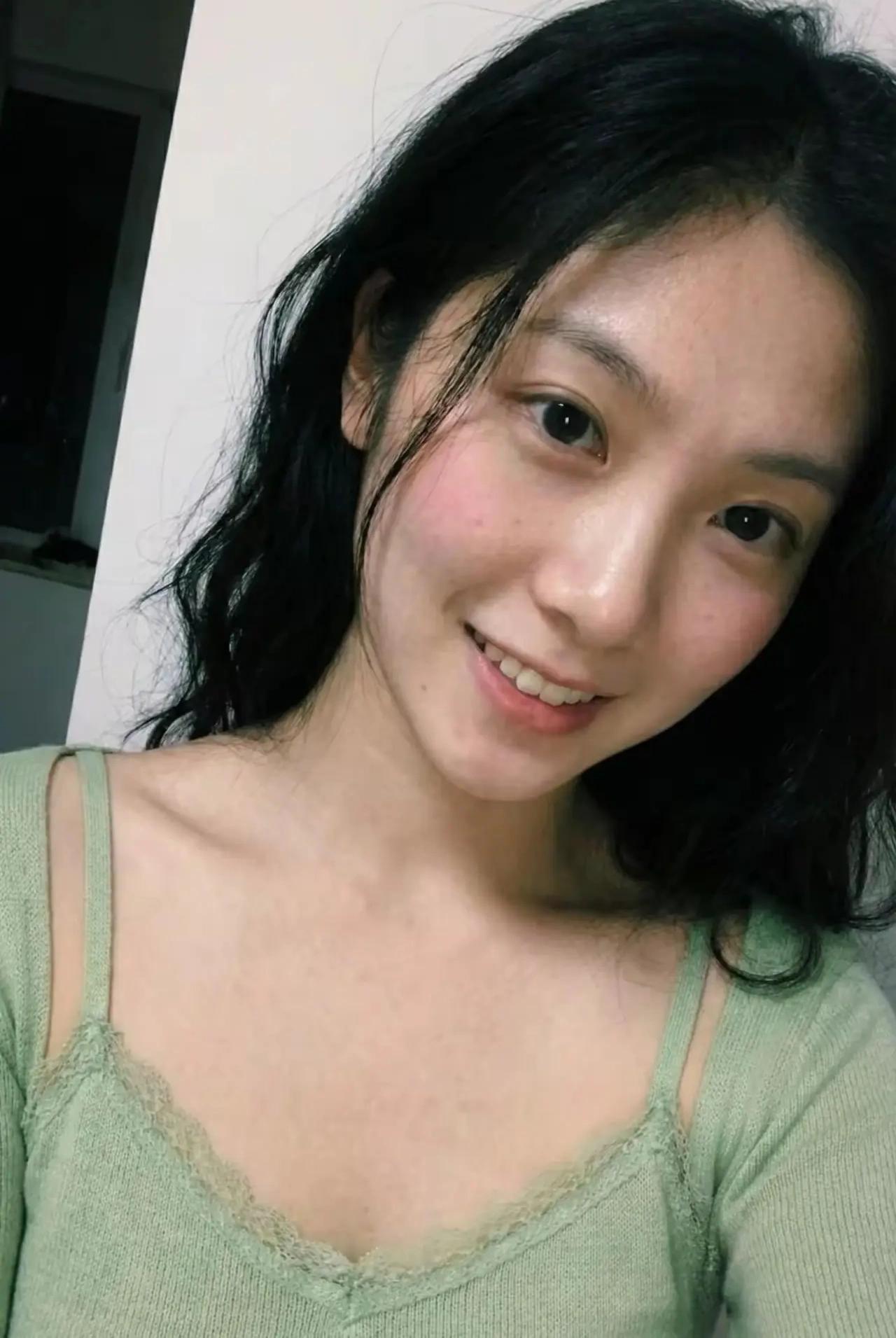 30岁的素颜女子