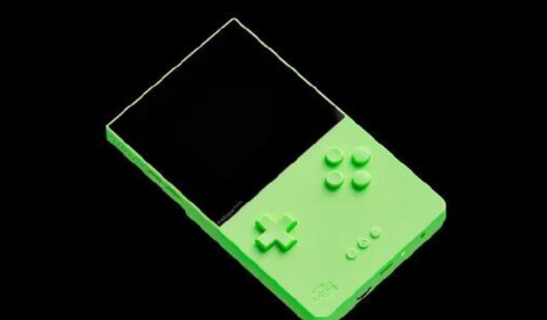 【Analogue推出萤光“复刻版Game Boy”游戏机，可持续发光八小时】
