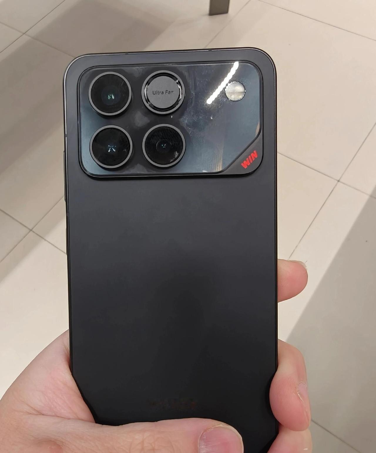 荣耀Win上手体验，说说小编的真实感受Win应该是去年荣耀GT的改头换面、卷土重