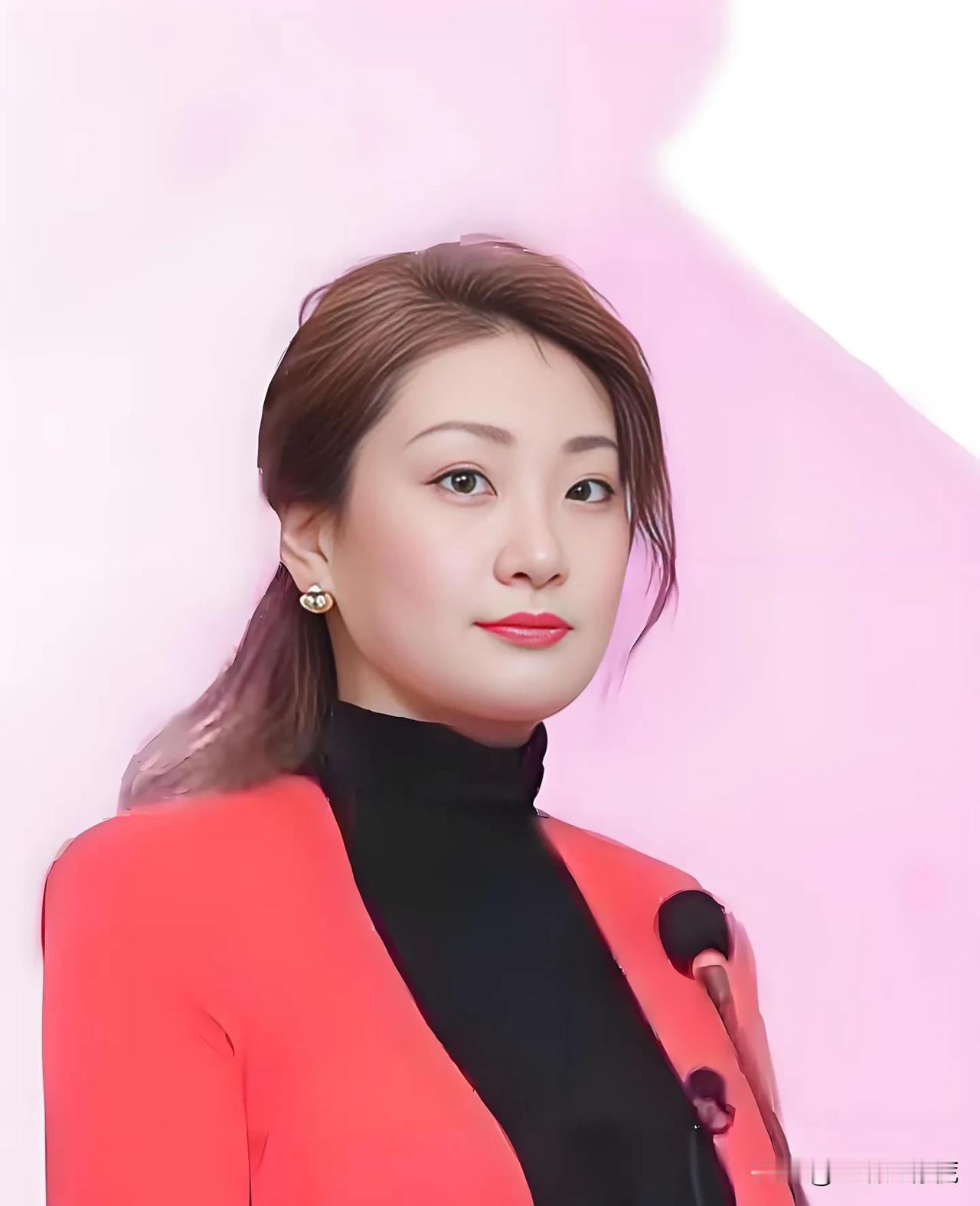 如果说，蜜雪冰城给香港捐的2000万，让人感动不已，那么，宗馥莉捐赠的1000万