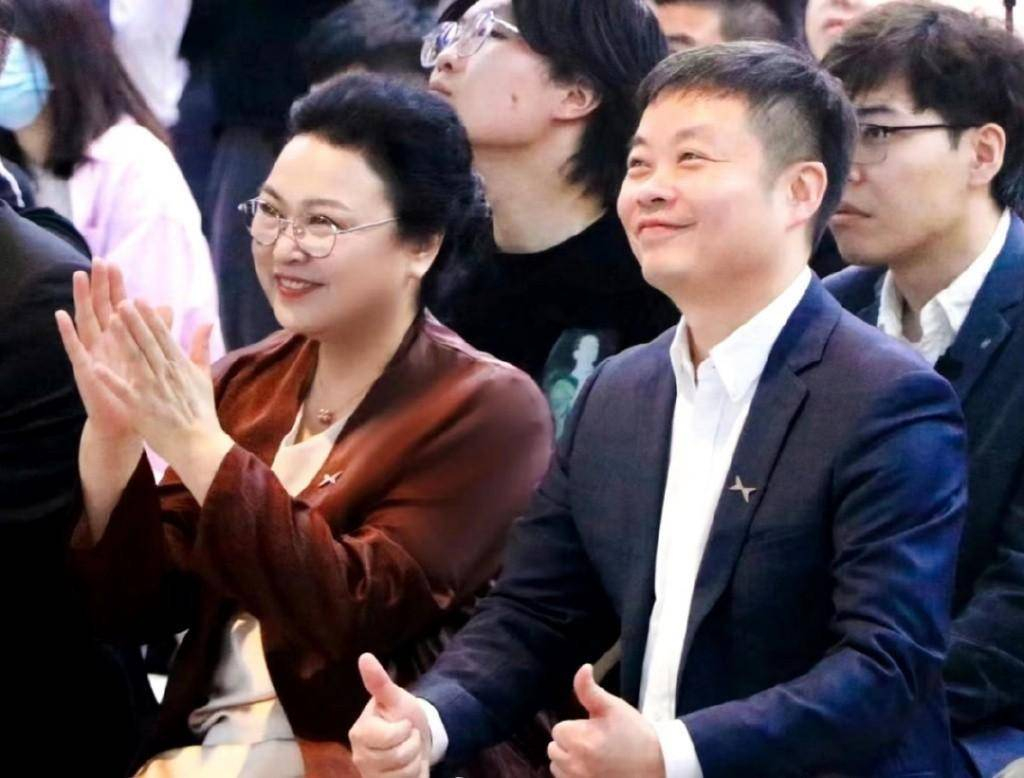 聊聊小鹏的财报：营收：l  2025年第二季度小鹏汽车总营收为人民币182.7亿