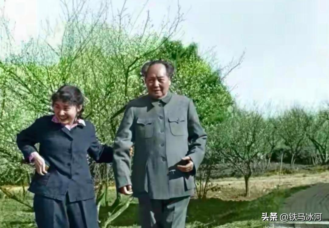 🍁她为伟人守灵三昼夜、寸步不离。
1962年初夏，老战友曾志将毛主席从繁忙的公