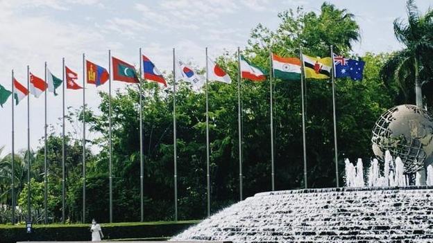 全球目光齐聚中国！大变局下，中国才是世界的定心丸
 
百年变局加速演进，全球经济