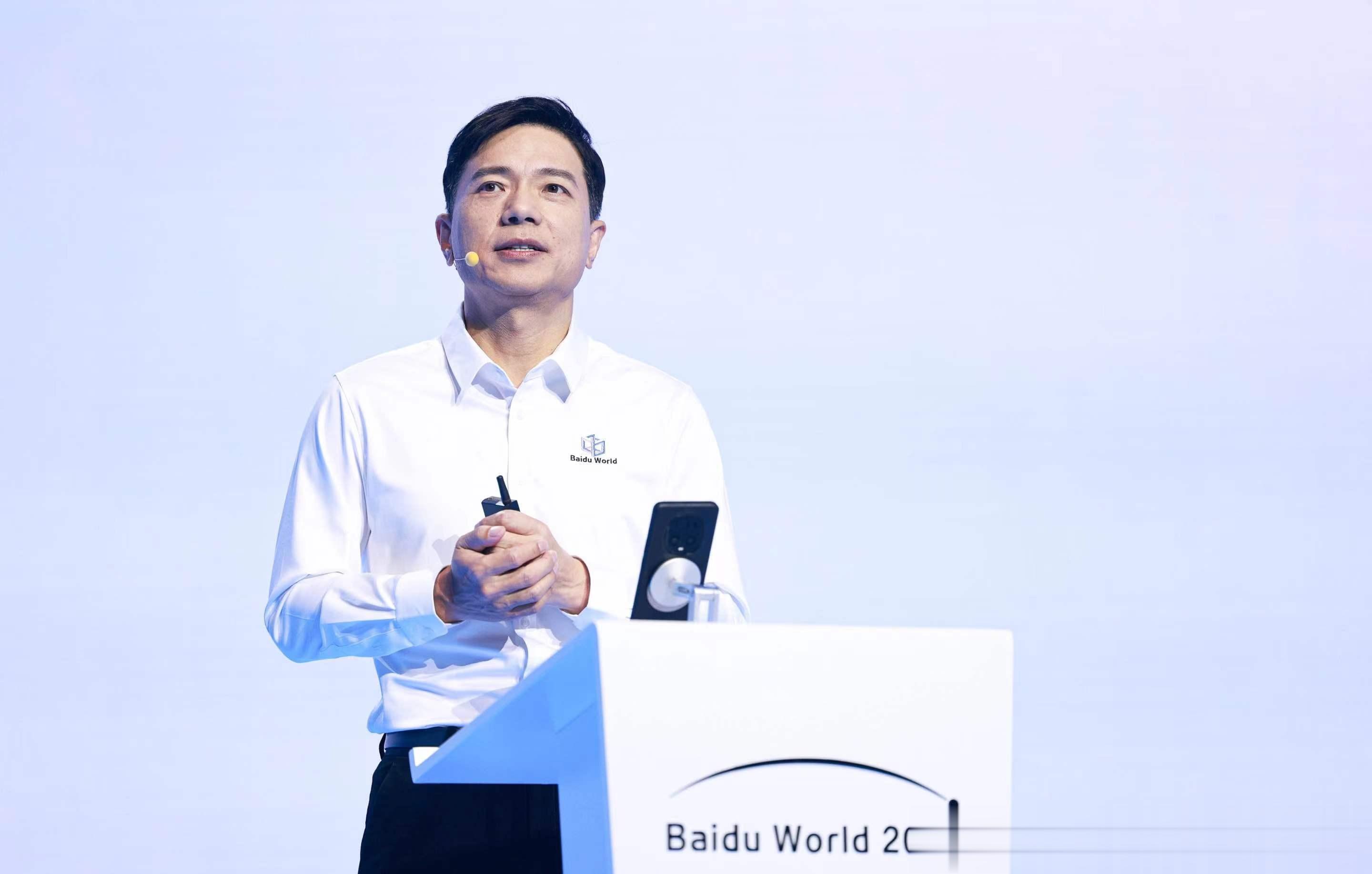 #李彦宏称文心一言4.0不逊GPT4#确实，看起来越来越智能了，和人们的生活更加