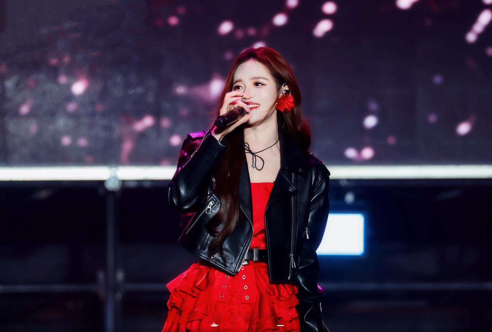 萍乡❤️谢谢天冷又下着雨，还高高举住灯牌的你们，一上去就泪目了看到了看到了