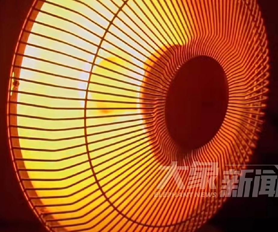 近日福建17岁高中生使用小太阳，边取暖边熬夜刷剧，突发偏头痛，并且伴有视力模糊，