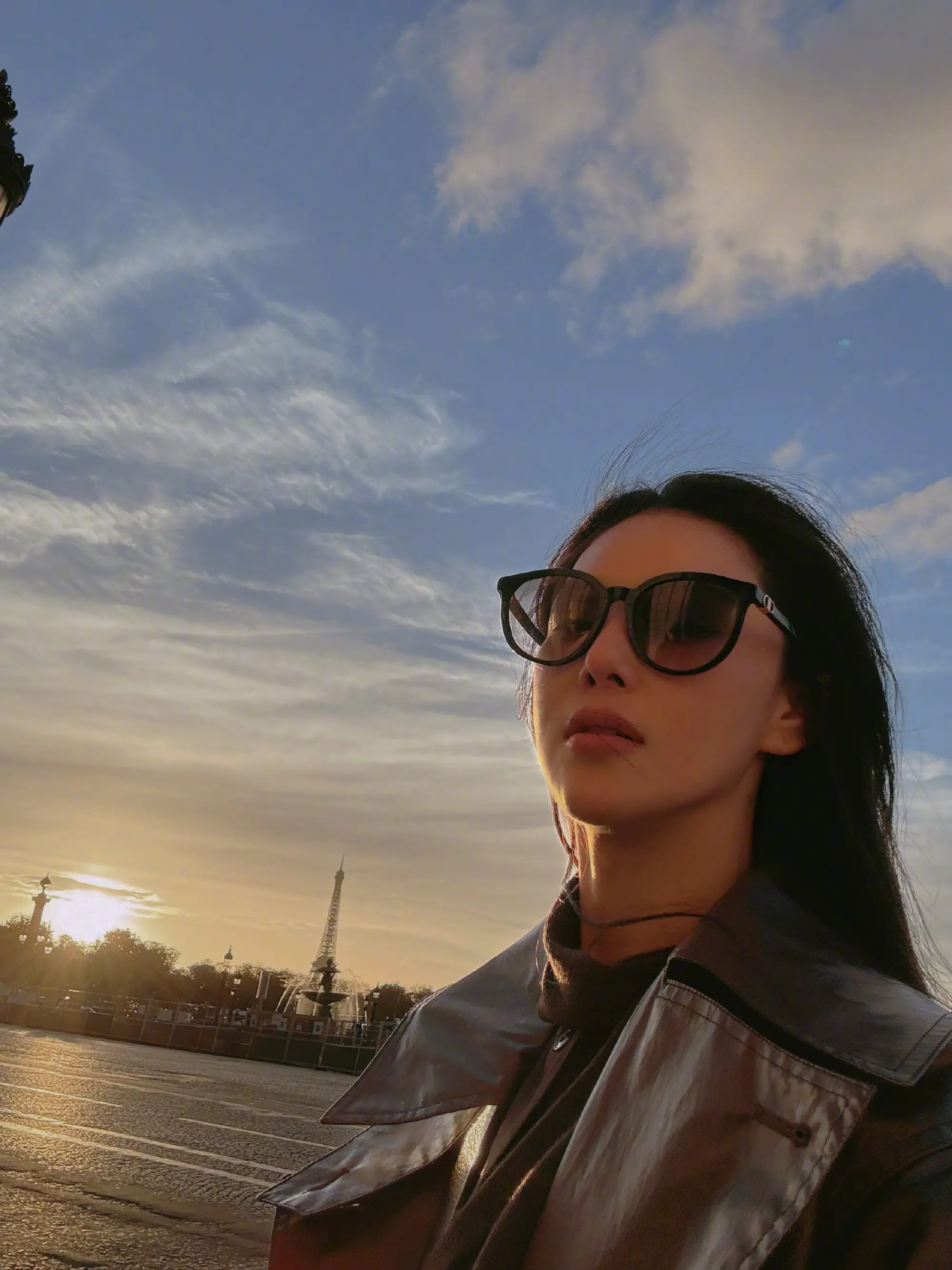 张馨予｜巴黎城市漫游。拍的超绝氛围感美照🤭