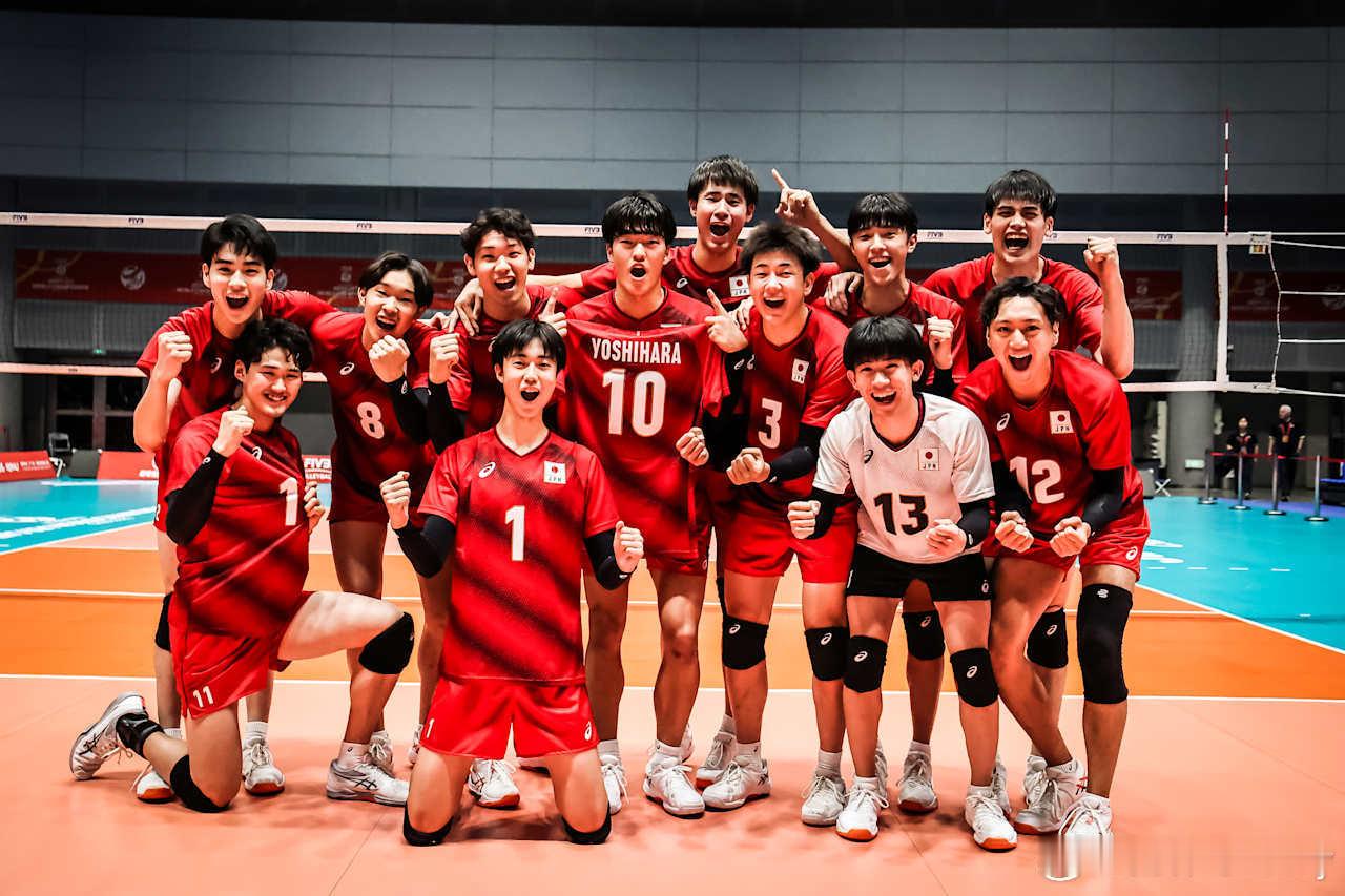 【U21男排世锦赛】C组，日本男排3-0横扫巴西迎开门红（25-21 25-23