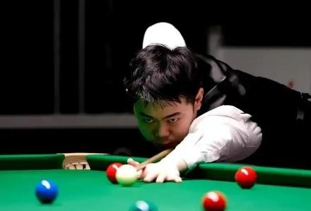 袁思俊4-3绝杀莱恩斯晋级英格兰公开赛16强
​
​       北京时间9月9