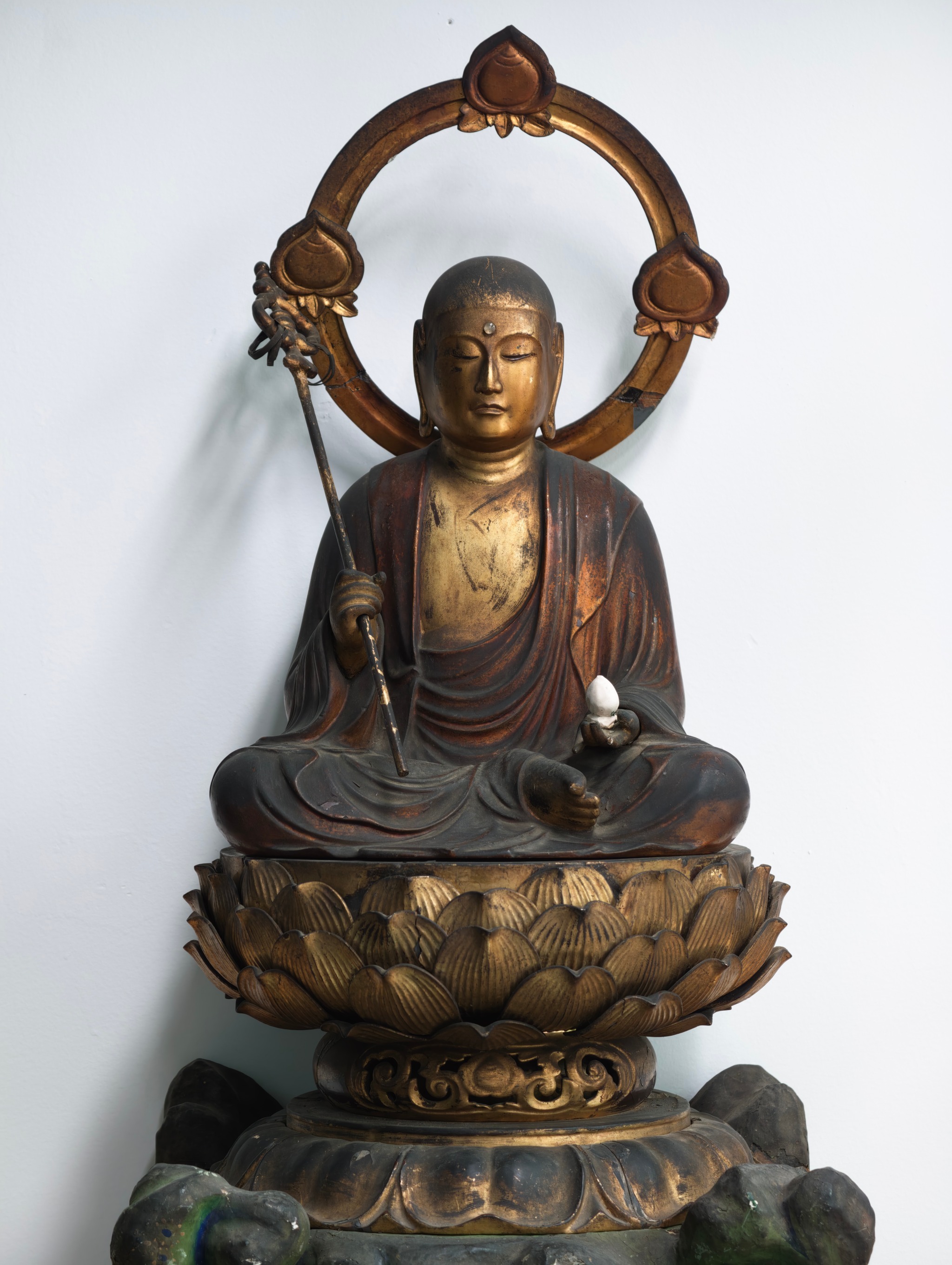 2亿像素虽好，但是第三方应用不争气：1、推特直接闪退，不能发送这么大的图；2、小