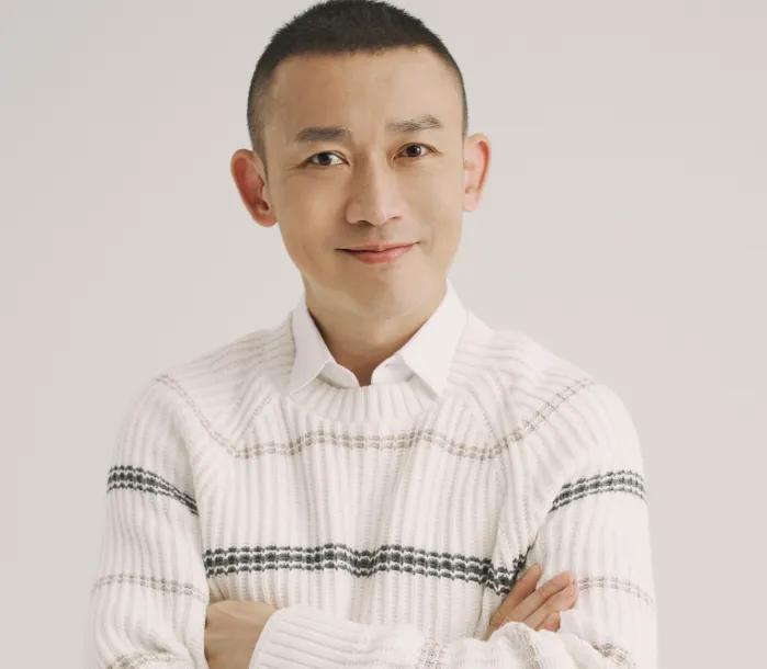 聂远确实在积极为女儿铺路，打算让她进圈发展。据悉，他的女儿已经在一些剧组中获得了