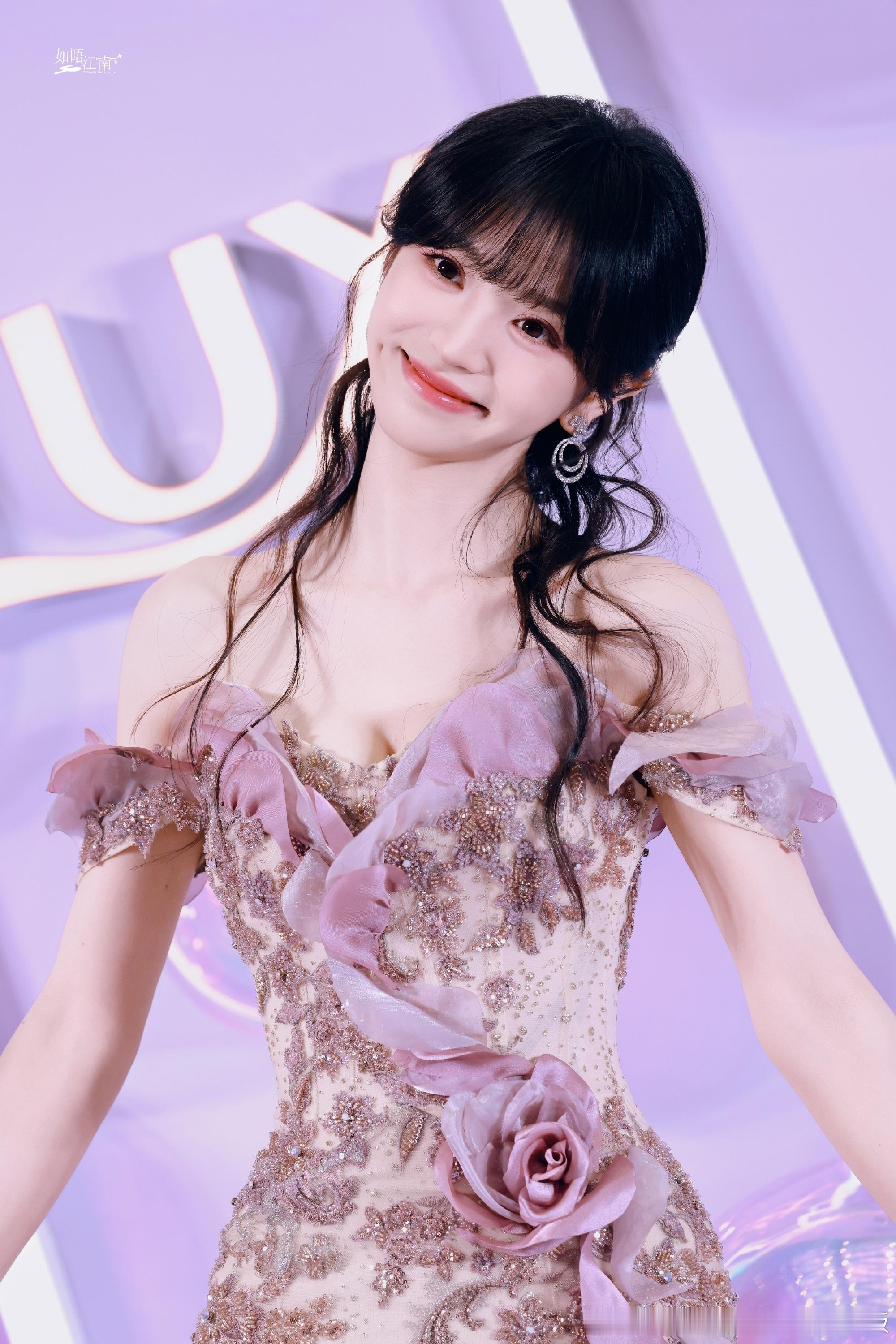 田曦薇    🐱田曦薇 🐱田曦薇魏娆 🐱田曦薇走路粉天菜你真的好没礼貌 上