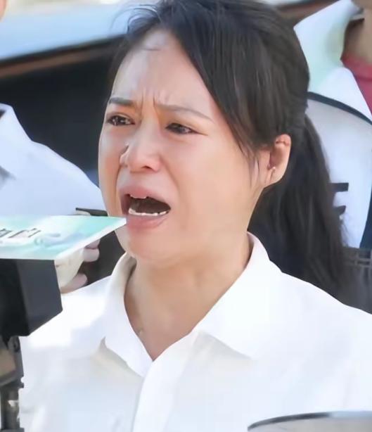 “中国越制裁我，我就越反华！”撂下这句狂言的，竟是个早被吊销执照、冻结账户、彻底