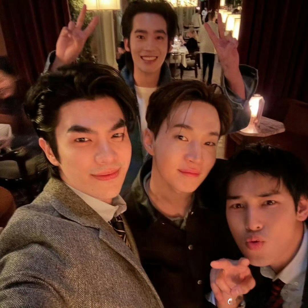 于适金珉奎刘宪华横滨流星同框Dior晚宴于适金珉奎刘宪华横滨流星同框啦，于适ma