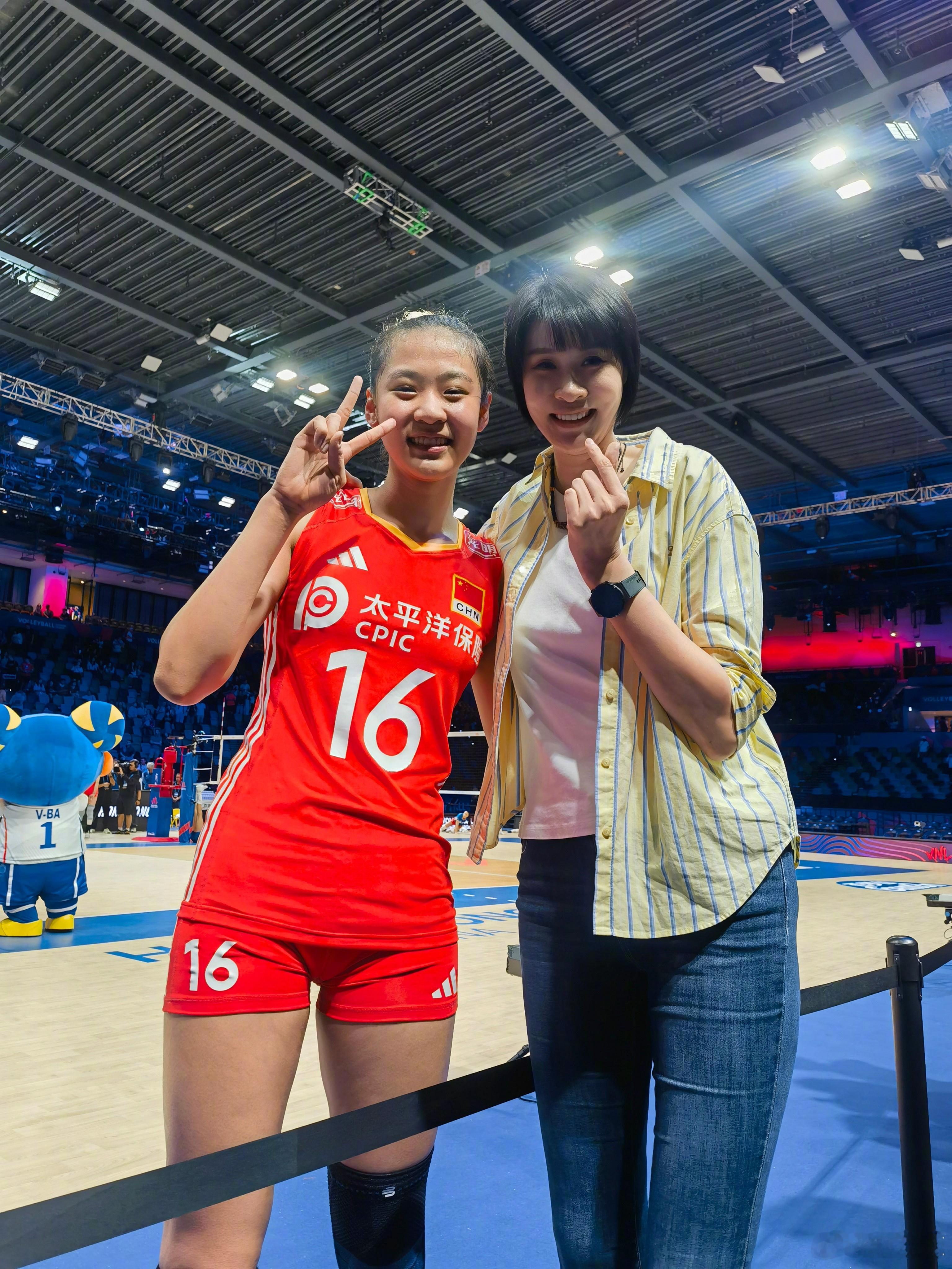 今天好开心，见到了老朋友还有小朋友[心]当小奥芊跑过来扑进我怀里的时候，小家伙带