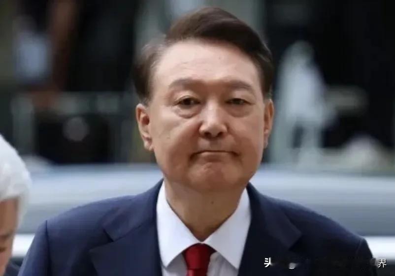 尹锡悦又发现了新问题！当地时间27日，独检组传唤最大在野党国民力量党议员尹相现，