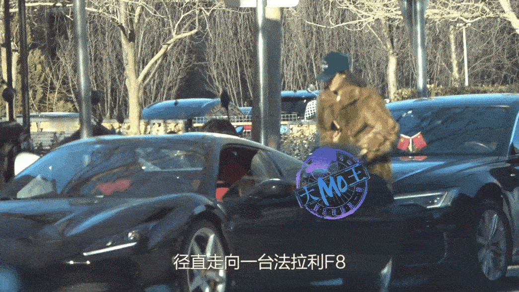 王京花估计也没想到了
自己背了那么多年的坏婆婆名义
被孙怡的一次起步不打转向灯洗