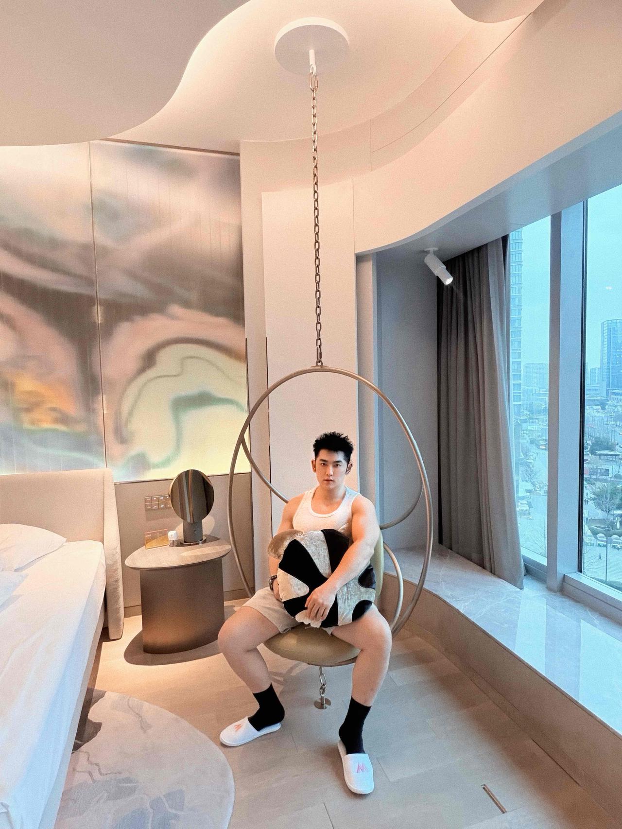 全球W酒店图鉴｜成都W
生日月带我妈旅行，从阿克苏飞厦门在成都停一晚，住的是成都