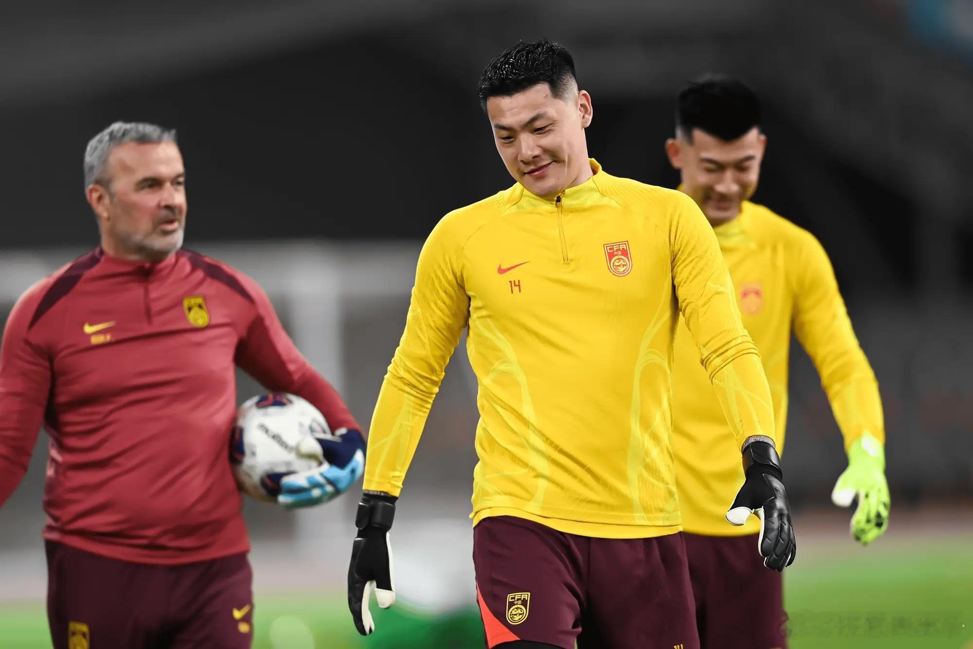 国际足联宣布，维尼修斯当选FIFA年度最佳球员。王大雷作为中国队队长参与了投票，