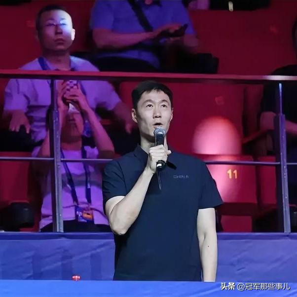 单循环收官，王励勤全天驻守雄安赛场观赛，持续跟进赛事进程。不是走形式，是带着任务