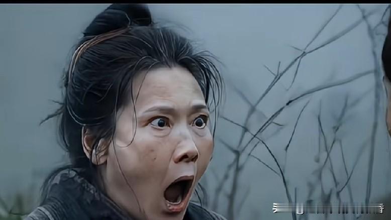 这是何赛飞在古装电影巜平安的女儿》中的一场戏，改编自柘荣马仙的民间传说，这段是影