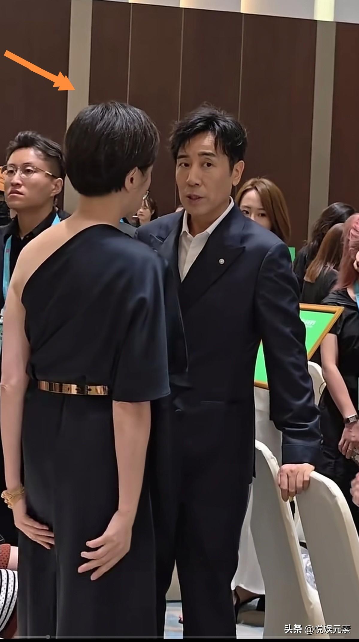 自从看了于和伟的《沉默的荣耀》，
就越来越喜欢这个人，
是个有底蕴的演员！

与