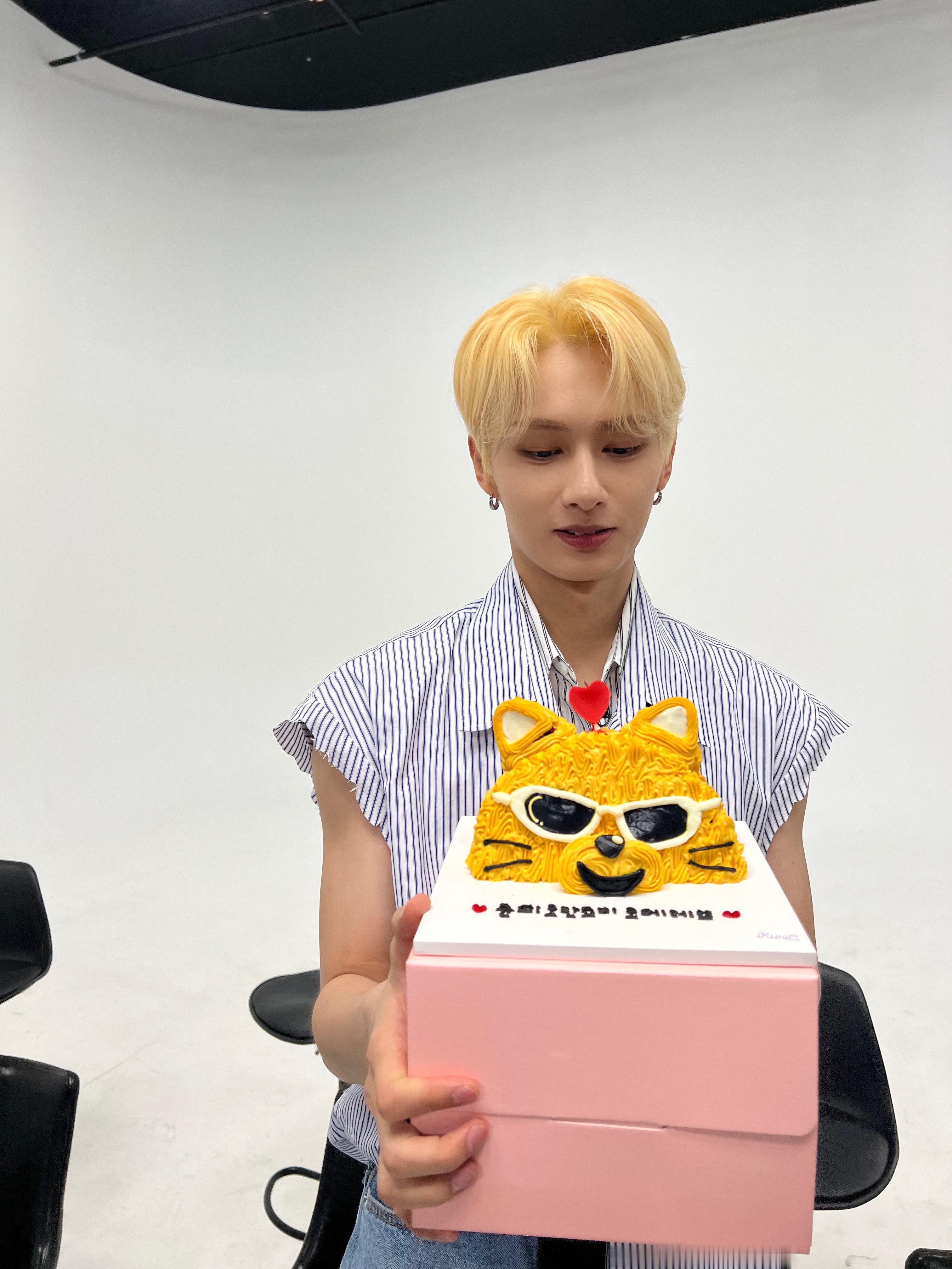 生日快乐可爱猫❤️文俊辉0610生日快乐