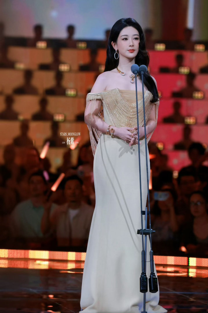 杨紫  yz杨紫董竹君 yz杨紫玉兰花开君再来 所有晦暗都留给过往，从遇见你开始