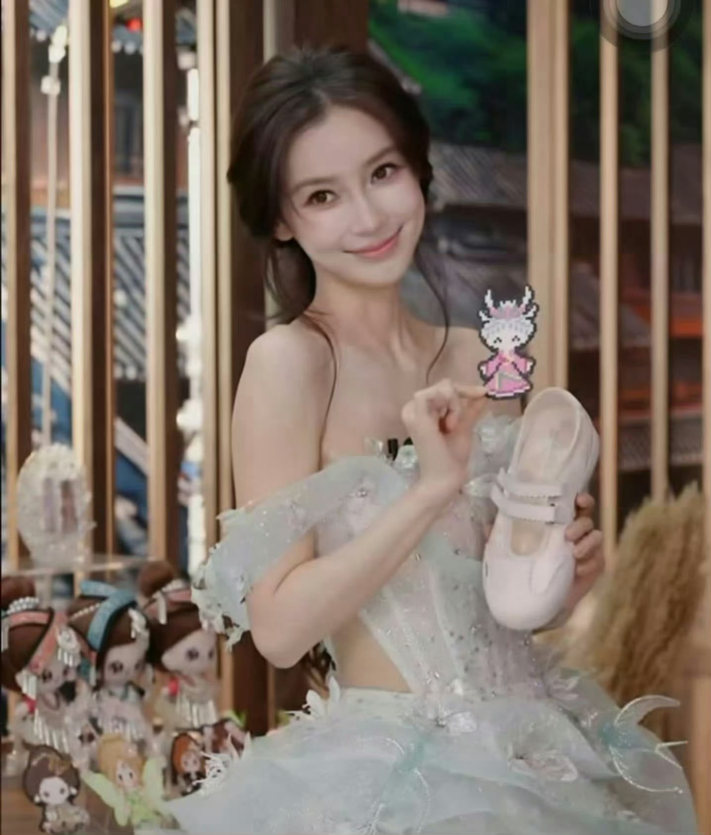 谁还不知道Angelababy2026年6月13日身穿hacchiccoutur