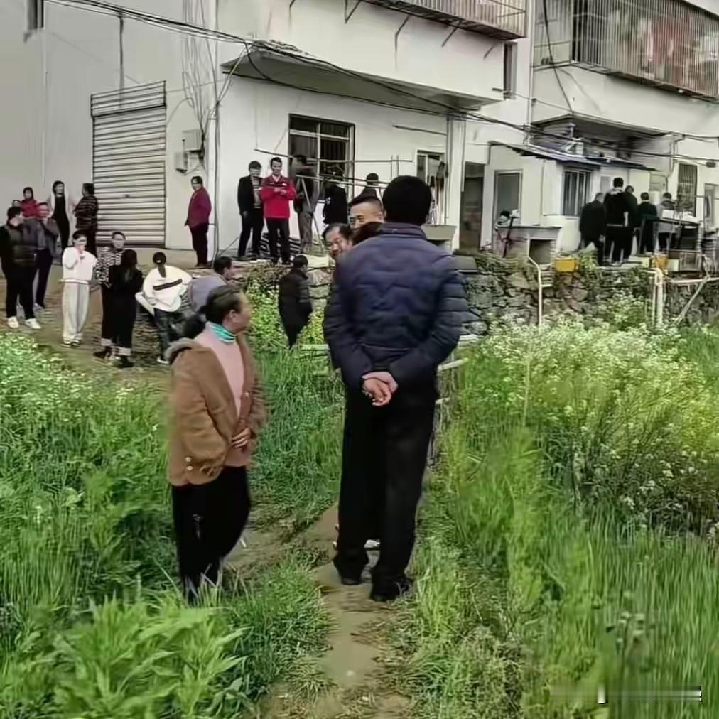 太痛心了！
安徽失踪7天的6岁女孩佩佩终于找到了，但太真的太痛心，大家担心的结果