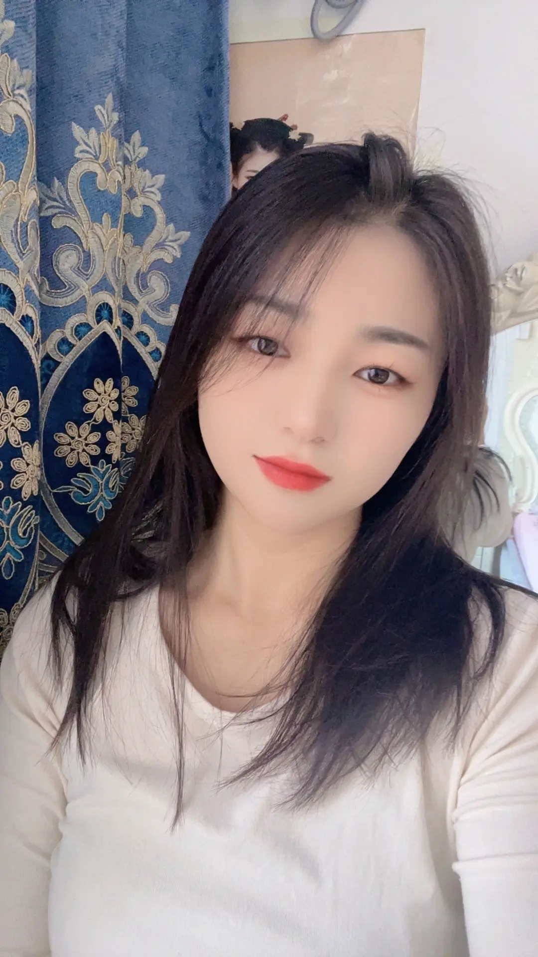 心很贵，一定要装最美的东西； 情绪很贵，一定要接触让你愉快的人。