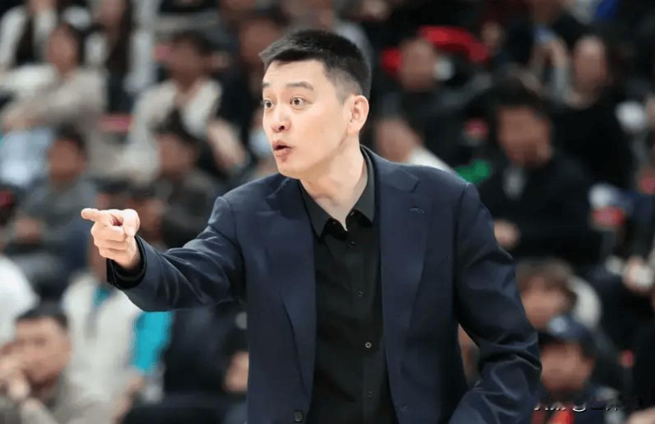 杨鸣离任，乌戈二进宫：辽篮换帅的遗憾与破局

杨鸣离任，为辽篮六载三冠的王朝岁月