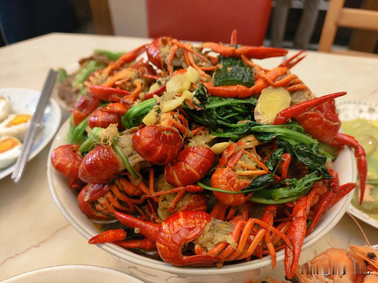 吃点饭
小龙虾老婆烧的不错哦
哈哈[呲牙][呲牙][呲牙][呲牙][呲牙][呲牙